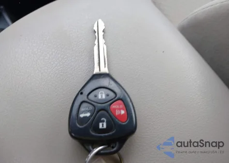 2008 Toyota Camry Le V6 z USA, uszkodzony, nr VIN 4T1BK46KX8U575855